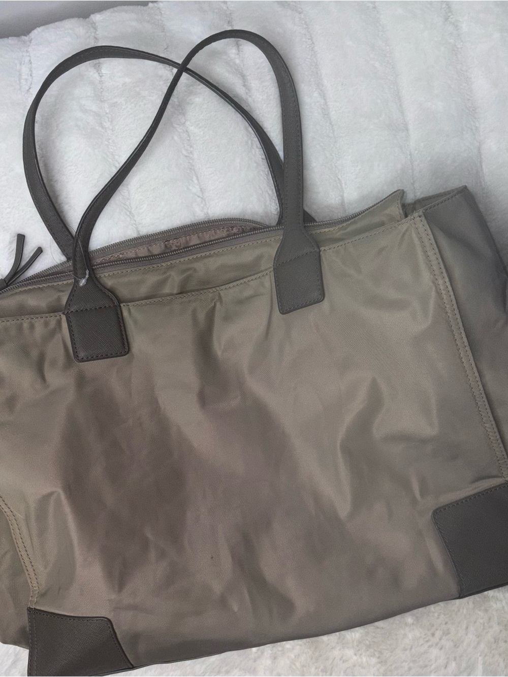 Tory Burch Nylon Tore Large Gray/Taupe color - Picture 2 of 9